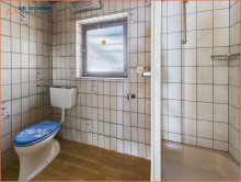 Badezimmer Solides Einfamilienhaus mit Potential, Garten und Garage in Heinsberg-Oberbruch
