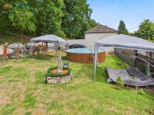 Garten Attraktive Traditionsgastst�tte mit Biergarten, drei Wohnungen und Garten in H�ckelhoven-Brachelen