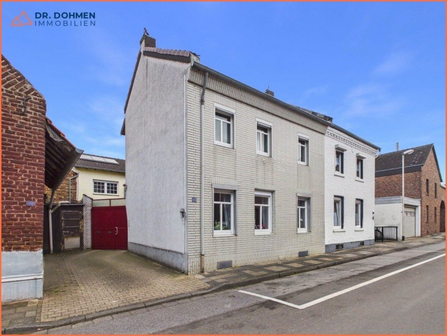 Front Zweifamilienhaus H�ckelhoven / Brachelen