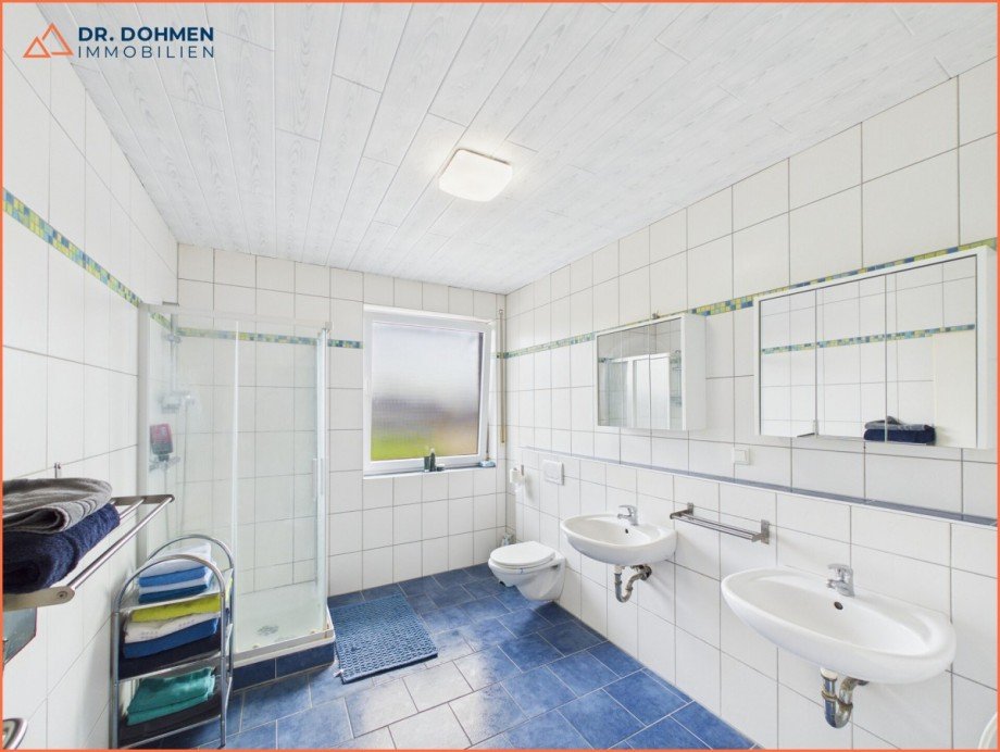 Badezimmer 1 Hauptwohnung Einfamilienhaus Gangelt-Breberen