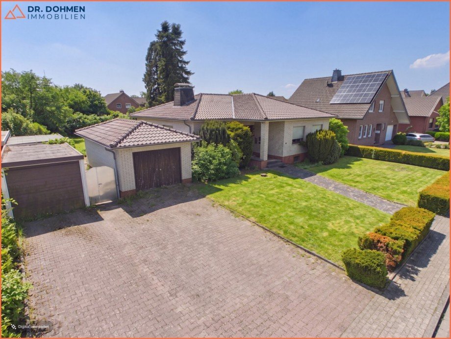 Front Bungalow Heinsberg / Hontem