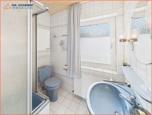 Badezimmer Charmantes Einfamilienhaus mit Baugrundst�ck in Heinsberg-Dremmen