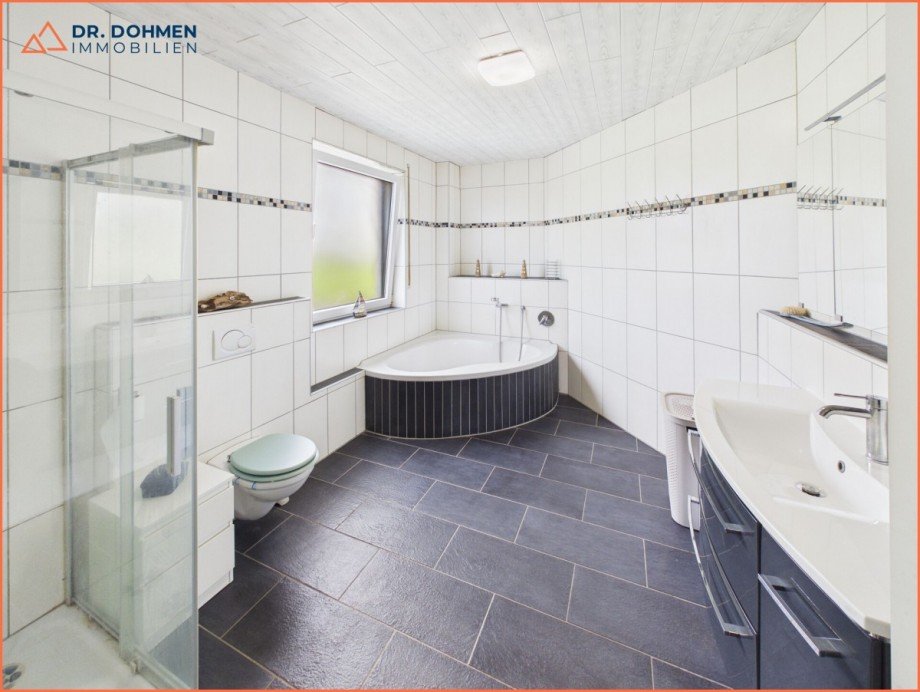 Badezimmer 2 Hauptwohnung Einfamilienhaus Gangelt-Breberen