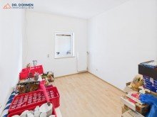 Schlafzimmer Attraktive Traditionsgastst�tte mit Biergarten, drei Wohnungen und Garten in H�ckelhoven-Brachelen