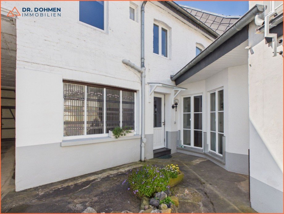 Eingang Haus 1 �ber Hof Zweifamilienhaus Heinsberg / Randerath