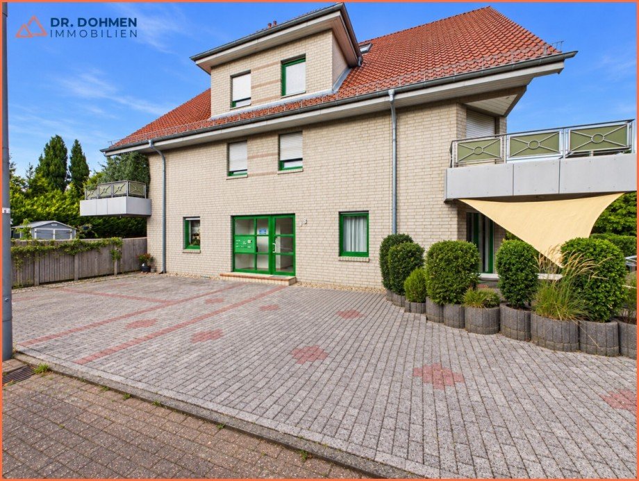 Front l Mehrfamilienhaus Baesweiler