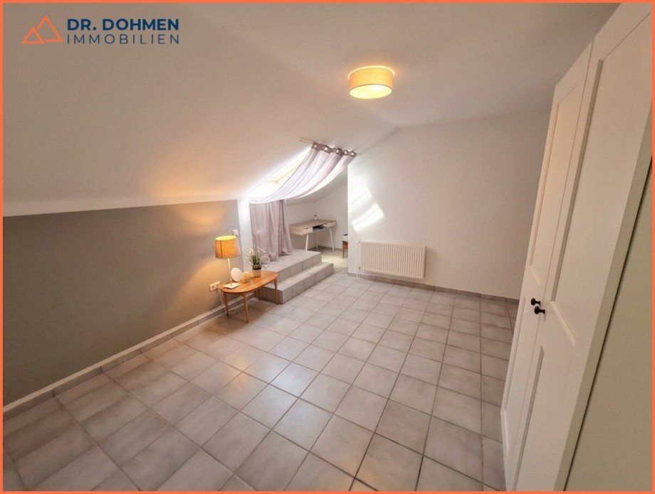l Schlafzimmer Dachgeschosswohnung H�ckelhoven - Brachelen