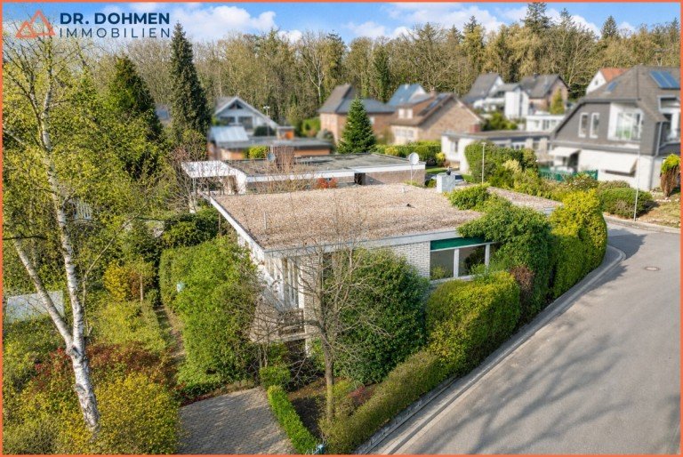 1 Wassenberg Zweifamilienhaus Bungalow mit zwei Wohnungen und idyllischem Garten in Wassenberg-Oberstadt